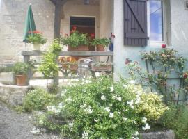 Maison de campagne MONTCUQ en Quercy Blanc, hotel with parking in Montcuq