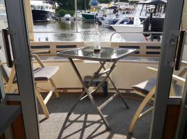 Kappoleni - ein Boot für dich, hotel in Lauenburg