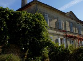 Chambres d'hôtes La Hourqueyre, hotel con parking en Saint-Yzans-de-Médoc