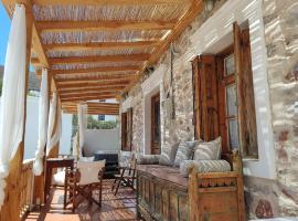 Yalos House, holiday home in Pera Gyalos