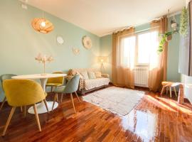 GIALLOMANGO Apt in Lucca، شقة في لوكّا