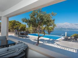 Lovely view villa in Povlja, hotel v destinaci Povlja