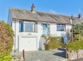 Kents Bank Holiday - Pet Friendly with Bay Views, hotel in Grange Over Sands