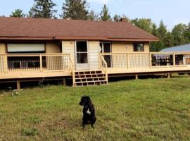 Michaels Bay Getaway on Manitoulin Island, Hotel in South Baymouth