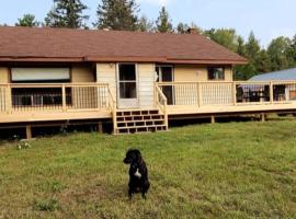 Michaels Bay Getaway on Manitoulin Island, cottage in South Baymouth