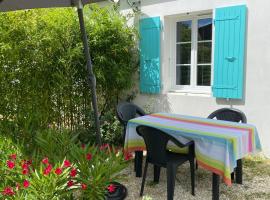Le sable chaud, self catering accommodation in Saint-Pierre-dʼOléron