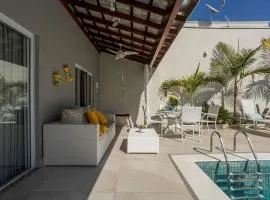 Casa com área gourmet e piscina na praia do Indaiá