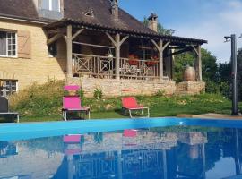Magnifique maison périgourdine avec piscine, hotel en Sarlat-la-Canéda