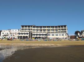 Sandringham Hotel - Seafront, Sandown --- Car Ferry Optional Extra 92 pounds Return from Southampton, hotel in Sandown