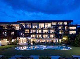 Hotel Finkenhof - Feel at home: Schenna şehrinde bir otel