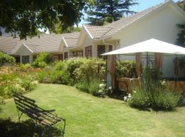 Mooring House, hotel in Somerset West