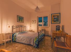 RobertONE Guest House