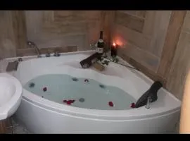 Marina Jacuzzi Apartment free parking