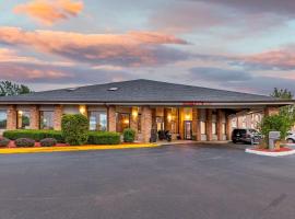 Rodeway Inn Coopersville, מלון ליד Muskegon County - MKG, Coopersville