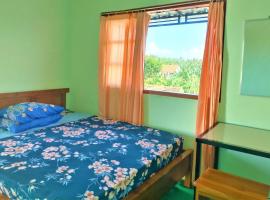 Kendang Kempul Hostel, hotel with parking in Dadapan