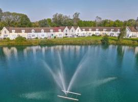 Lakehouse, 36 Isis Lake, family hotel sa Cirencester