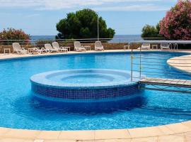 Appartement VAIANA avec piscine en bord de mer, hôtel à Ajaccio près de : Tour de la Parata