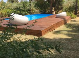 La villa più bella con piscina, holiday home in Treglio