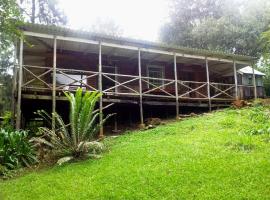 Old Pine Cabin Karkloof, hotel in Karkloof Nature Reserve