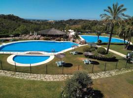 Resort Parque Botánico Club & Country, hotel cerca de Golf Flamingos, Estepona