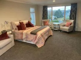 Cambridge Te Awa Rivertrail BnB