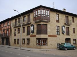 Hotel Rural La Corte de los Pinares, hotel v destinaci Vinuesa