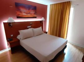 Hotel Cabañas, hotel Puertollanóban