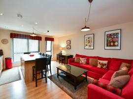 West Portland View Apartment A, holiday home in Troon