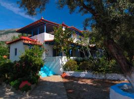 White Rock Apartments, Hotel in Marathokampos