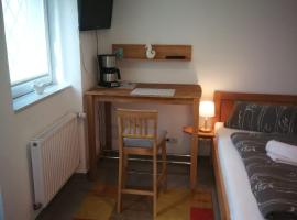 Einzelzimmer *Am Bronnwiesle*, habitación en casa particular en Deggingen