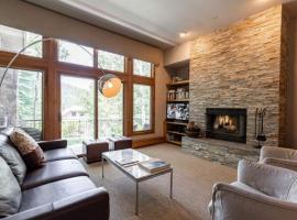 Ski Townhome in Beaver Creek, hotelli kohteessa Beaver Creek