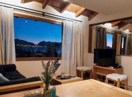 Sobre El Huapi Loft, hotel con pileta en Dina Huapi