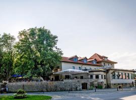 Bergwirt Hotel & Gasthof, hotelli kohteessa Kiefersfelden