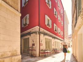 Marmont Heritage Hotel، فندق في Split City Centre، سبليت