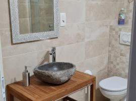 Apartments & rooms Prižmić, hotel v destinácii Podstrana