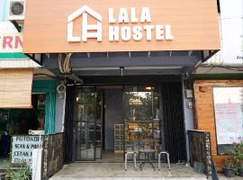 Lala Hostel, hotel cerca de Estadio Harapan Bangsa, Banda Aceh