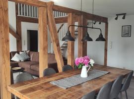 Ferienwohnungen in ausgebauter Scheune mit Ostseenähe, hotel in Zarnekow