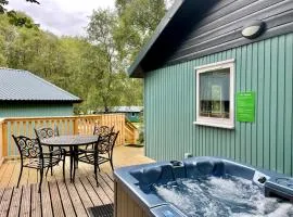 Bracken Lodge 8 with Hot Tub
