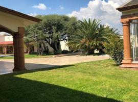 Hotel la finca, hotel em Ezequiel Montes