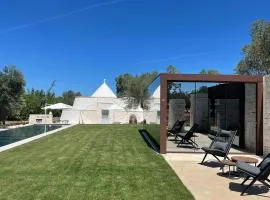 OSTUNI MIRROR trullo and mirror house