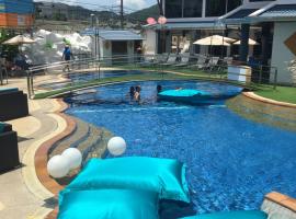 The Yorkshire Hotel - SHA Certified, golfhotell i Patong Beach