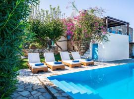 A 3bedroom country house, with pool close to beach, εξοχική κατοικία στη Ρούμελη