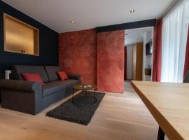 Lapis Monti - Apartments & Suites, hotel di Burgusio