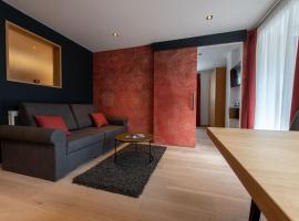 Lapis Monti - Apartments & Suites, hotel con estacionamiento en Burgusio