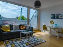 Maureen Lovely 2 Bedroom Unit with Community Pool