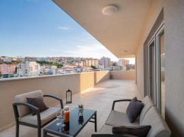 New luxury 3-bedroom penthouse with huge terrace, hotel in Split