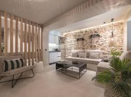 Apollonos 28 Luxury Suites