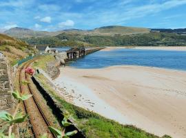 No6, beach hotel in Barmouth