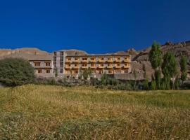 Hotel grand moonland, hotel v destinaci Lāmayūrū