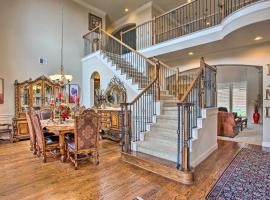 Expansive Texas Home about 4 Mi to Grapevine Lake!, Hotel in Flower Mound